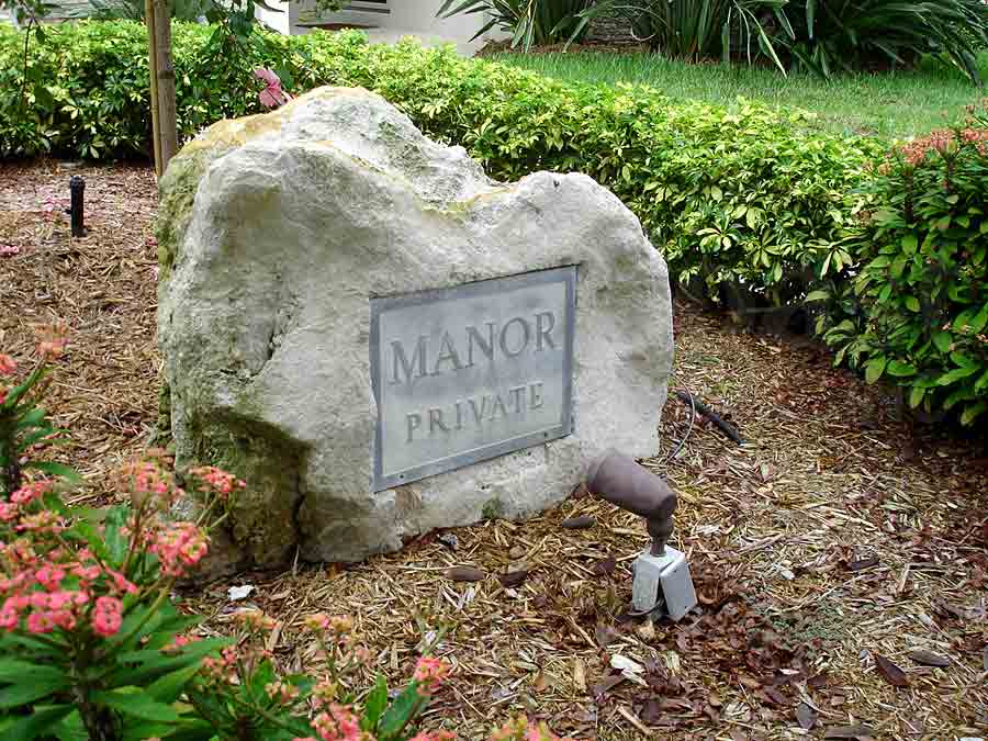 Manor Apts Signage